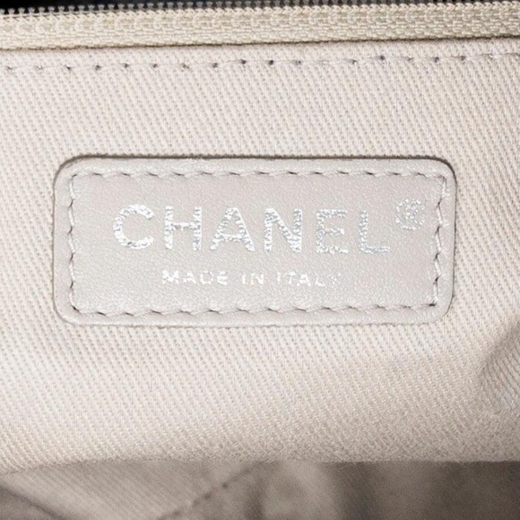✨ SOLD ✨Chanel Black Jumbo Easy Flap - Picture 13 of 14
